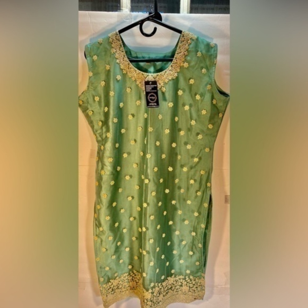 NWT ARTZYIA GREEN PANTS SET WITH GOLD APPLIQUÉS MESH OVERLAY SIZE 44